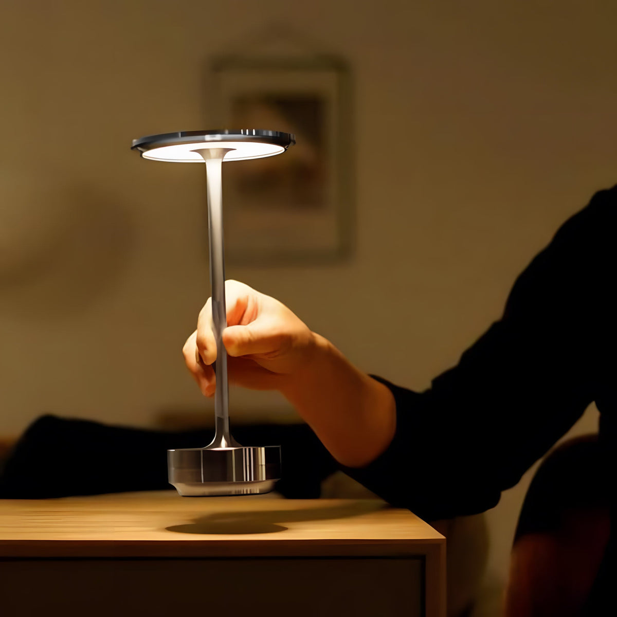PRIVORA™ | Luminous Lamp